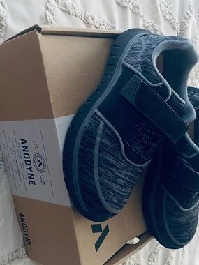 Size 5 1/2 women’s anodyne therapeutic sneakers